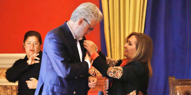 La gobernadora Lorena Cuéllar Cisneros dio la bienvenida al embajador de Rumania en México, Marius Gabriel Lazurca, durante su visita a Tlaxcala.