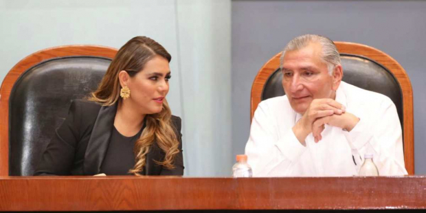 El secretario de Gobernación, Adán Augusto López Hernández visitó el Congreso del Estado, donde destacó la dedicación de la mandataria estatal en la transformación profunda de Guerrero.