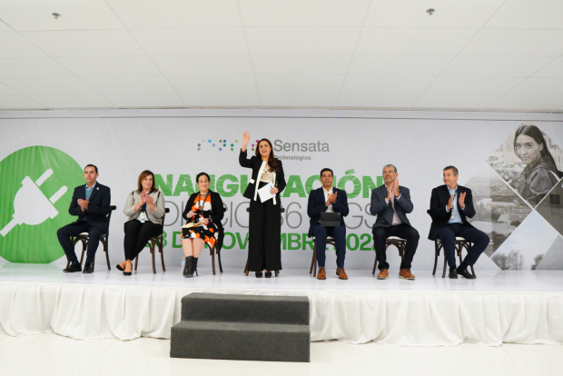 La gobernadora de Aguascalientes, Tere Jiménez, encabeza inauguración del nuevo Edificio de manufactura - B6 de Sensata Technologies