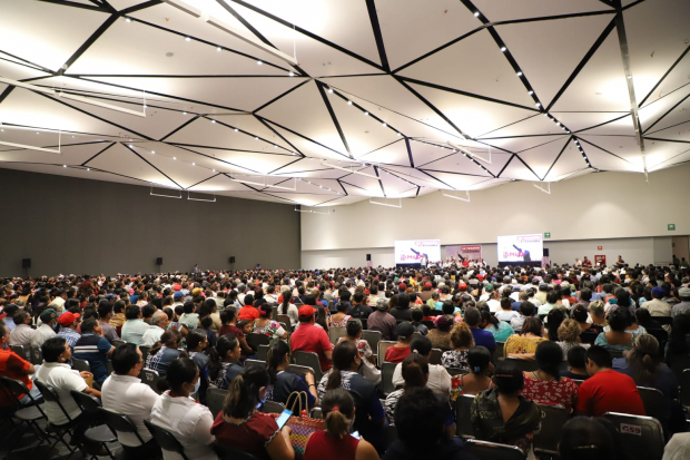 Miles de yucatecos apoyan a Sheinbaum al frente de la Cuarta Transformación.