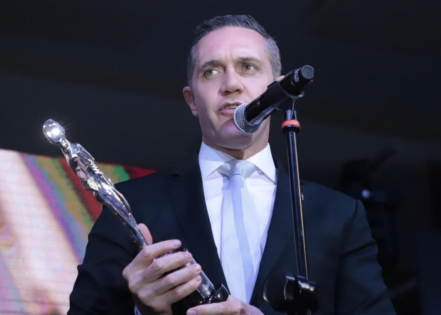 Adrián Rubalcava tras recibir el reconocimiento como "mejor alcalde del año".