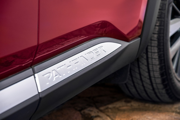 Nissan Pathfinder 2023 estará disponible para el mercado mexicano en tres diferentes grados.