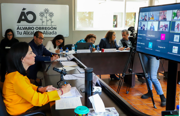 La alcaldesa de Álvaro Obregón, Lía Limón, Durante la mesa de trabajo con integrantes del Congreso de la CDMX para el análisis del Paquete Económico 2023.