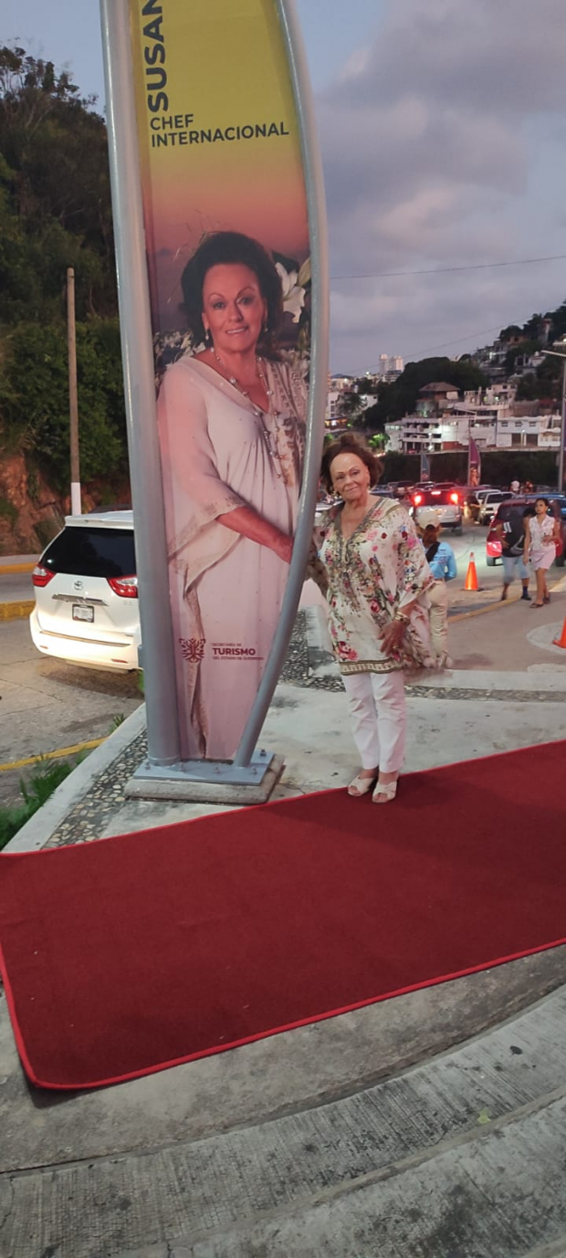 Susana Palazuelos, tras la develación de su placa en Acapulco