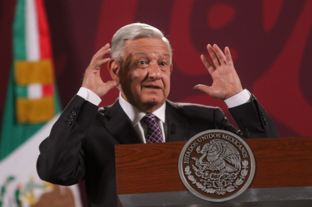 El Presidente López Obrador, durante su conferencia matutina , ayer.