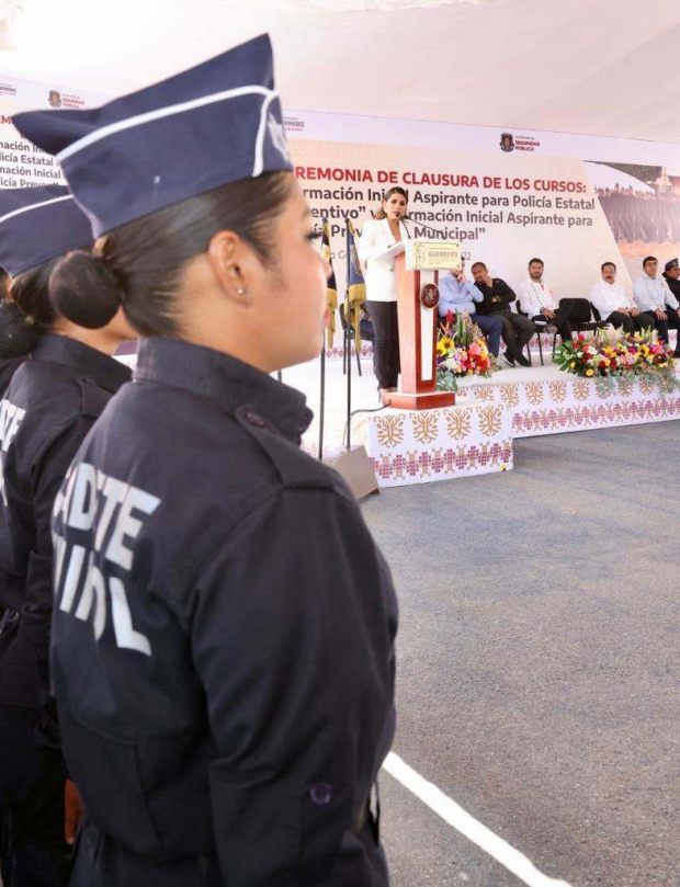 La gobernadora Evelyn Salgado Pineda encabezó la ceremonia de clausura del Curso de Formación Inicial Aspirante para Policía Estatal Preventivo y Policía Preventivo Municipal de la UNIPOL.