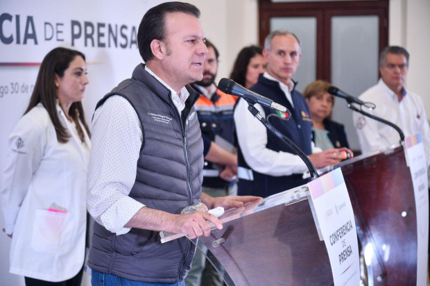 El gobernador de Durango, Esteban Villegas, en conferencia de prensa.