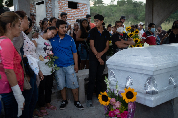 El lunes se llevaron a cabo los funerales de Rosa Isela, en el puerto de Veracruz.
