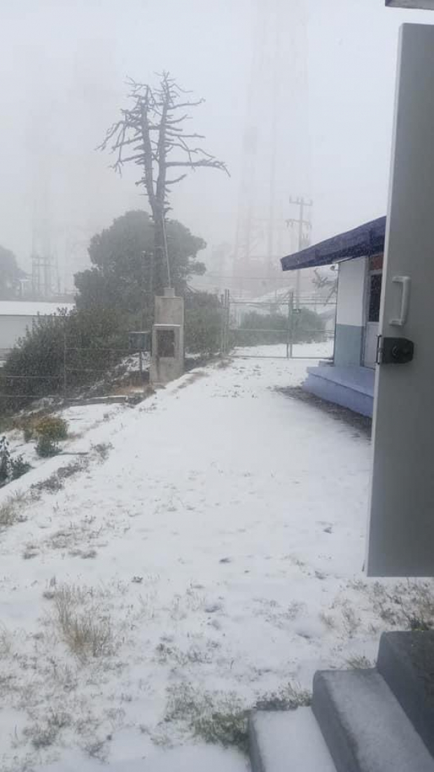 Se registra la primera caída de nieve del 2022 en el Nevado de Toluca.