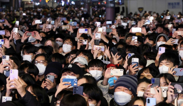En Seúl, Corea del Sur, la gente se reunió para recibir el Año Nuevo 2023.