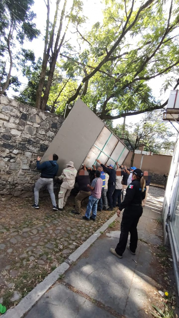 Autoridades retiraron la estructura que bloqueaba el paso sobre el callejón de Torresqui.