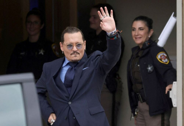 Johnny Depp gana juicio.