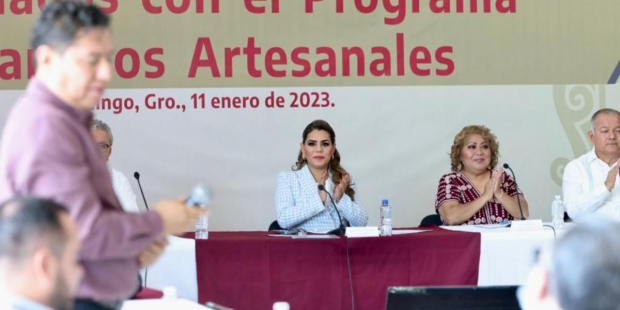 Anuncian que para este año 2023 serán invertidos en Guerrero otros mil 84 millones de pesos para la pavimentación de 93 nuevos caminos rurales artesanales en 23 municipios indígenas de la Montaña y Costa Chica