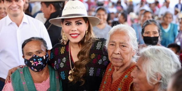 La gobernadora Evelyn Salgado dio inició con su primera gira de trabajo de este 2023 en la comunidad de San Francisco Ozomatlán, municipio de Huitzuco.