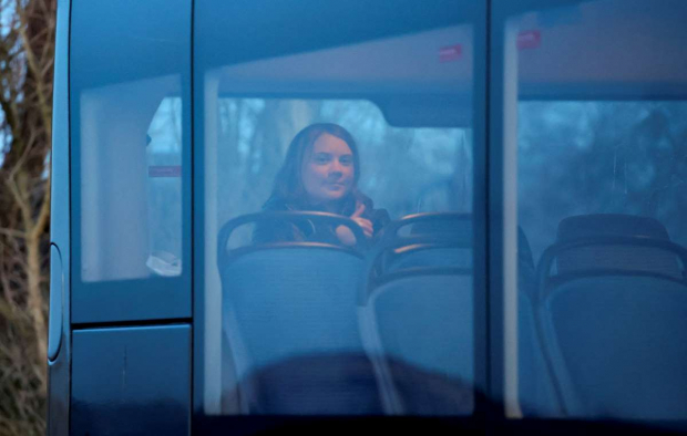 Greta Thunberg, en un camión, después de su detención.