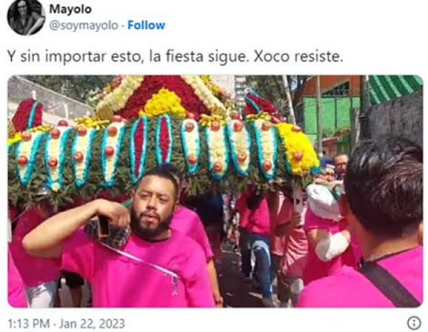 Arrojan agua y papeles mojados a procesión durante fiesta patronal en el pueblo de Xoco