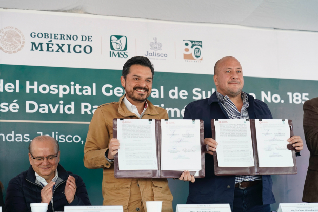Zoé Robledo destacó la voluntad política del gobernador de Jalisco y las autoridades municipales para concretar el proyecto. “Sin ellas, hubiera sido difícil poner en marcha este hospital”