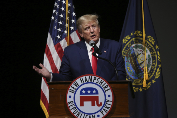 El expresidente Donald Trump, durante una reunión del Comité Estatal Republicano de New Hampshire, el sábado.