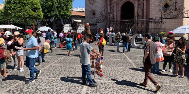 Los destinos turísticos de Guerrero experimentaron una alta afluencia de visitantes que disfrutaron de los atractivos y productos turísticos de la entidad.