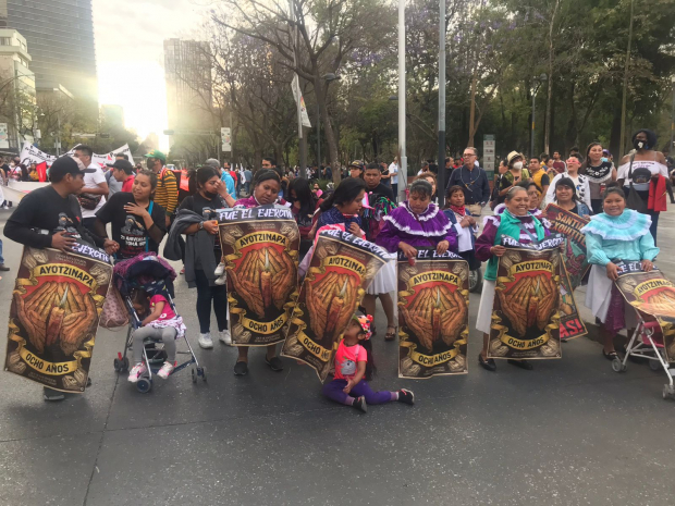 Marcha desde el Ángel de la Independencia hasta el Hemiciclo a Juárez en la Ciudad de México.
