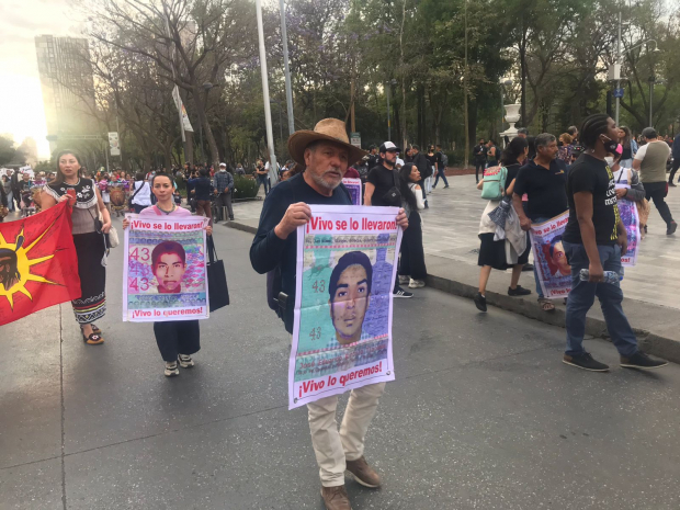 Marcha desde el Ángel de la Independencia hasta el Hemiciclo a Juárez en la Ciudad de México.