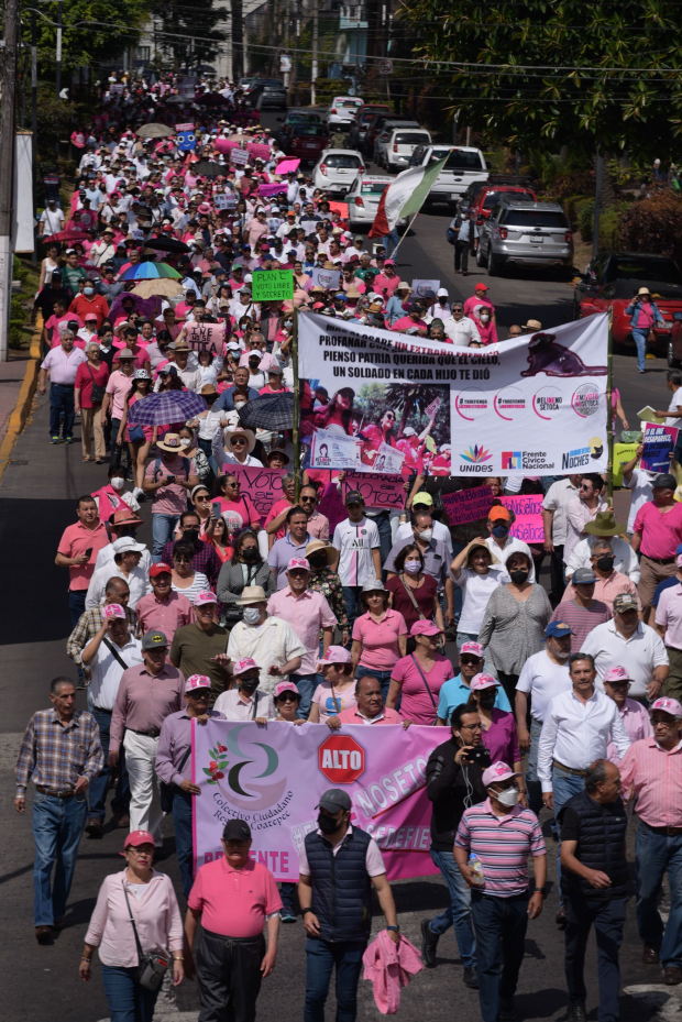 Cientos salieron a las calles de Xalapa.