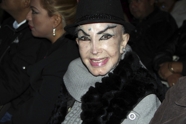 Irma Consuelo Cielo Serrano (en imagen de archivo de 2014, en la Feria de Comitán), la polémica actriz, cantante y política mexicana falleció ayer, a los 89 años de edad.