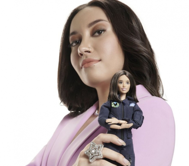 Así es la Barbie inspirada en la astronauta mexicana Katya Echezarreta.