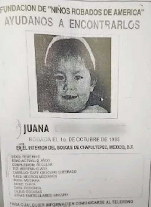 Muchos años después, el volante de búsqueda fue visto por Rocío en la página de una fundación, y ella misma se reconoció en esa fotografía, tomada cuando apenas tenía tres años de edad.