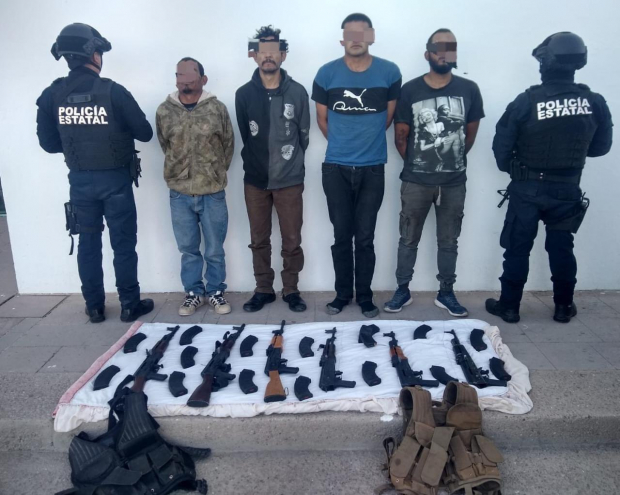 En un operativo conjunto, la Policía Estatal de Zacatecas y el Ejército detuvieron a 14 personas con armas de grueso calibre que habían secuestrado a igual número de habitantes.