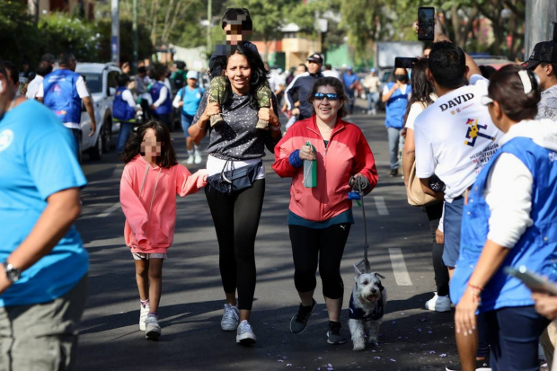 Participan cientos en el Primer Maratón Canino 2023, en la unidad Villa Panamericana, Coyoacán