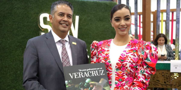 La titular de la Secretaría de Turismo (Sectur), Aurora Mancilla Castro y su homólogo de Veracruz, Iván Francisco Martínez Olvera, suscribieron un convenio de colaboración.