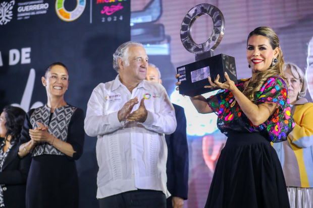 Gana CDMX 3 premios; entrega estafeta de Tianguis a Acapulco