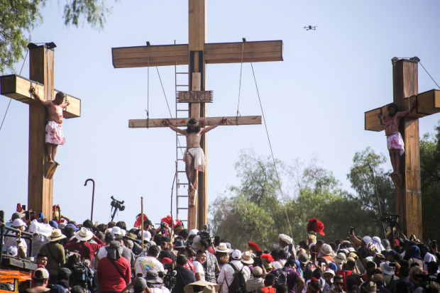 Jesús fue crucificado en el Cerro de la Estrella a las 16:17 horas y así finalizó el Viernes Santo en Iztapalapa