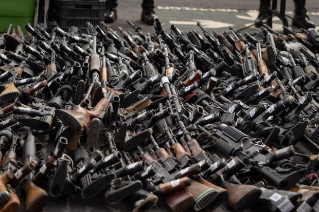 Sedena detecta tráfico de armas de EU en México.