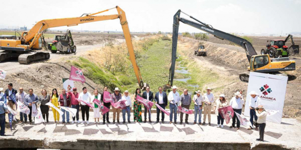 El gobernador entregó las obras de modernización del Canal de Coria, parte importante del Distrito de Riego 011.