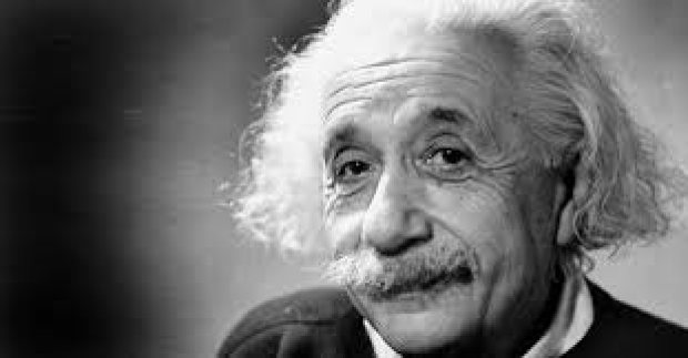 Albert Einstein es uno de los científicos más famosos en la historia.