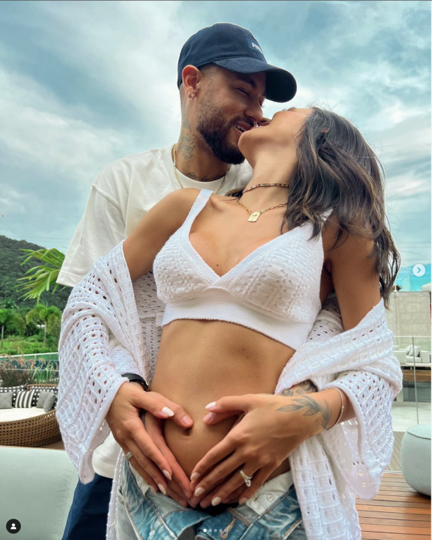 Neymar Jr. anuncia el embarazo de su novia.