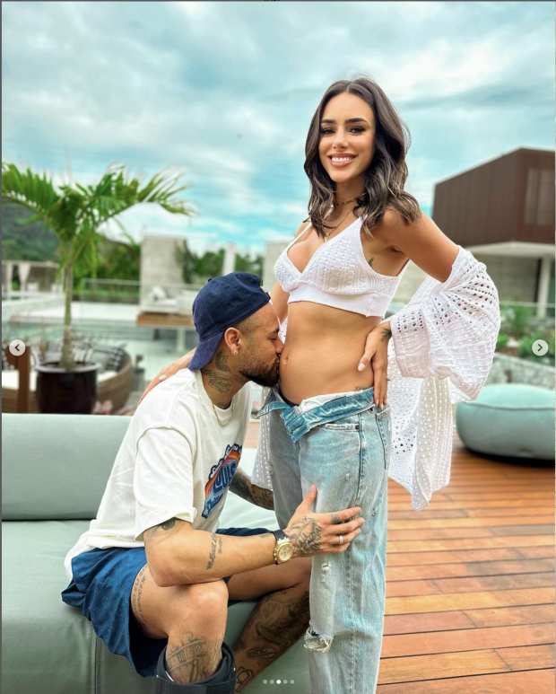 Neymar Jr. anuncia el embarazo de su novia.