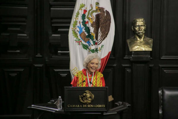 La Comisión Medalla Belisario Domínguez aprobó la propuesta para galardonar a Elena Poniatowska.