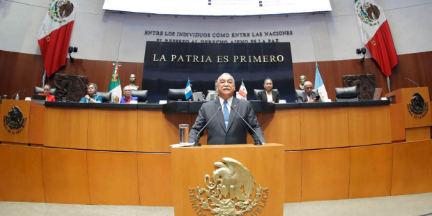 El presidente de la Comisión de Relaciones Exteriores del Congreso de Guatemala, Manuel Conde Orellana, acudió al Senado mexicano.