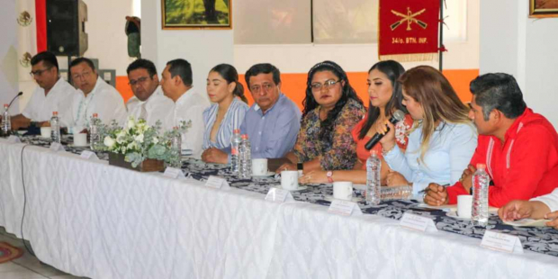 La gobernadora de Guerrero, Evelyn Salgado Pineda, sostuvo una reunión de trabajo con presidentas y presidentes municipales de la región de Tierra Caliente.