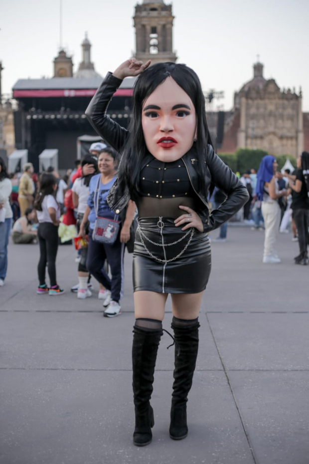 Una fan llegó con un ingenioso disfraz de Rosalía
