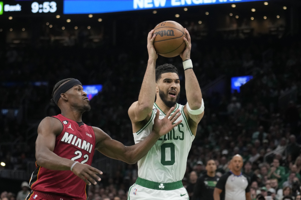 ​Una acción del Boston Celtics vs Miami Heat, Juego 1 de las Finales de Conferencia Este de la NBA