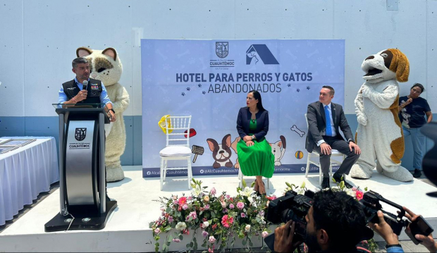 "Somos una ciudad que amamos a los animales", enfatizó el alcalde Adrián Rubalcava.