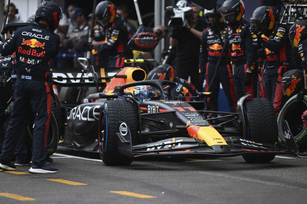 El Red Bull de Checo Pérez durante el Gran Premio de Mónaco de F1.