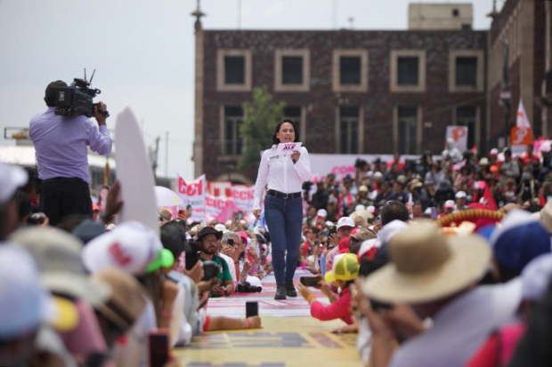 ntre gritos de '¡fuera Morena, fuera Morena!', Alejandra del Moral, candidata Va por el Estado de México, aseguró que el partido guinda cometió "un grave error" porque la subestimaron y será el inicio de su derrota en todo el país.