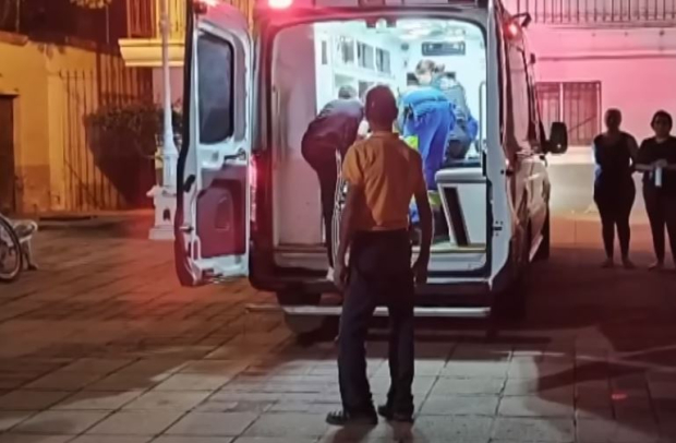 Niño fue trasladado en ambulancia al hospital