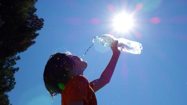 Los niños y niñas son más vulnerables a las altas temperaturas.
