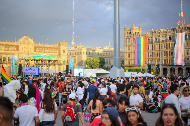 Desde la mañana de este sábado, cientos de personas se reunieron para llevar a cabo la Marcha del Orgullo LGBT+.